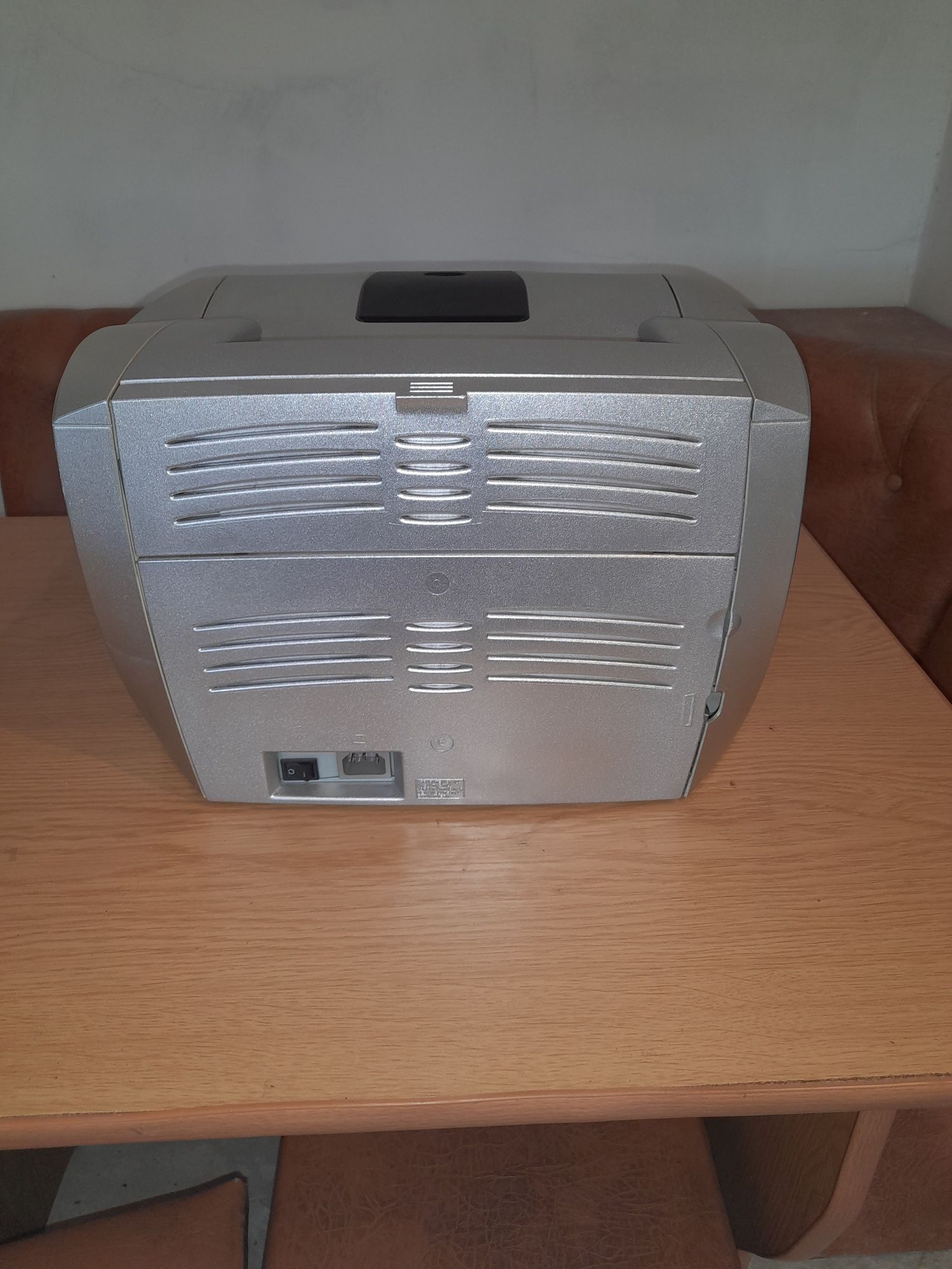 Продам принтер HP 1200