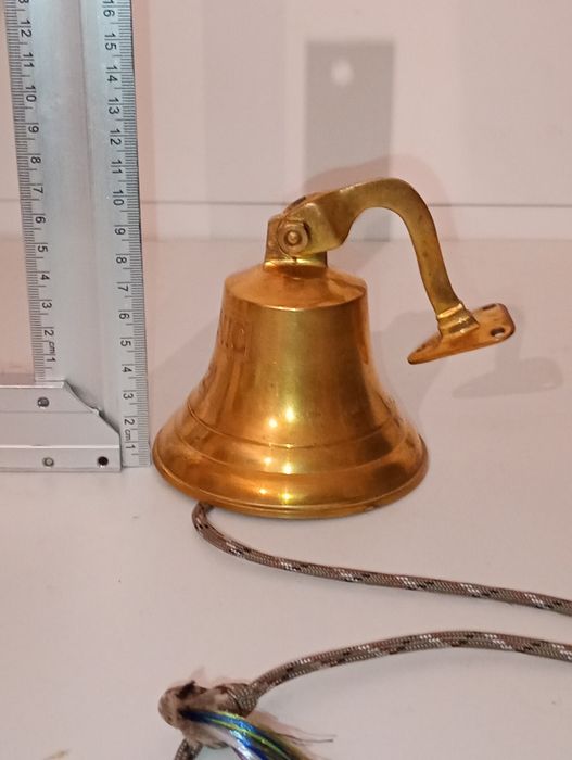 dzwonek nie duży tnzw.okrętowy ścienny