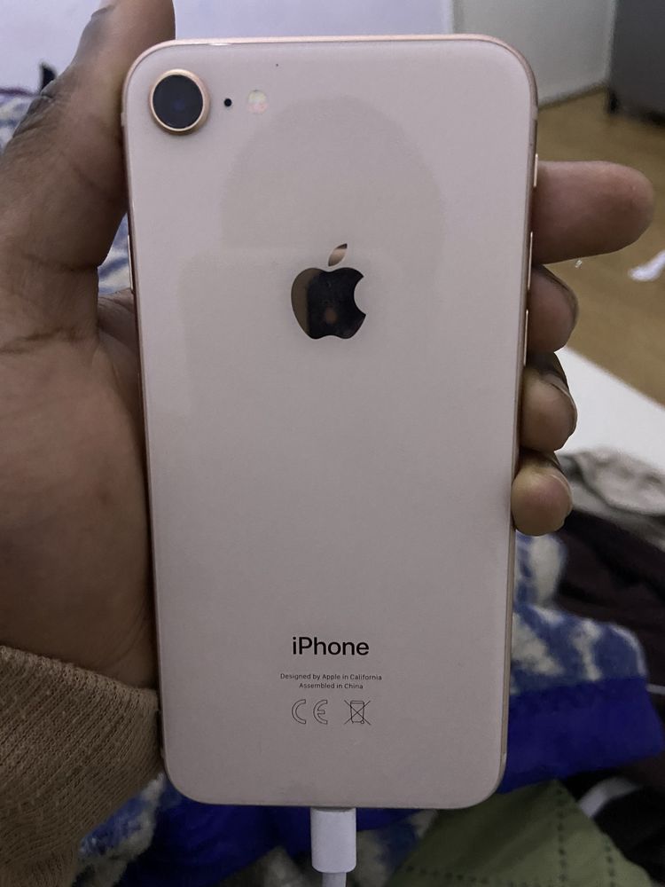 iPhone 8 dourado, 64gb limpo