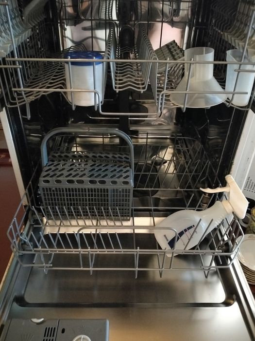 Посудомойка б/у в отличном состоянии