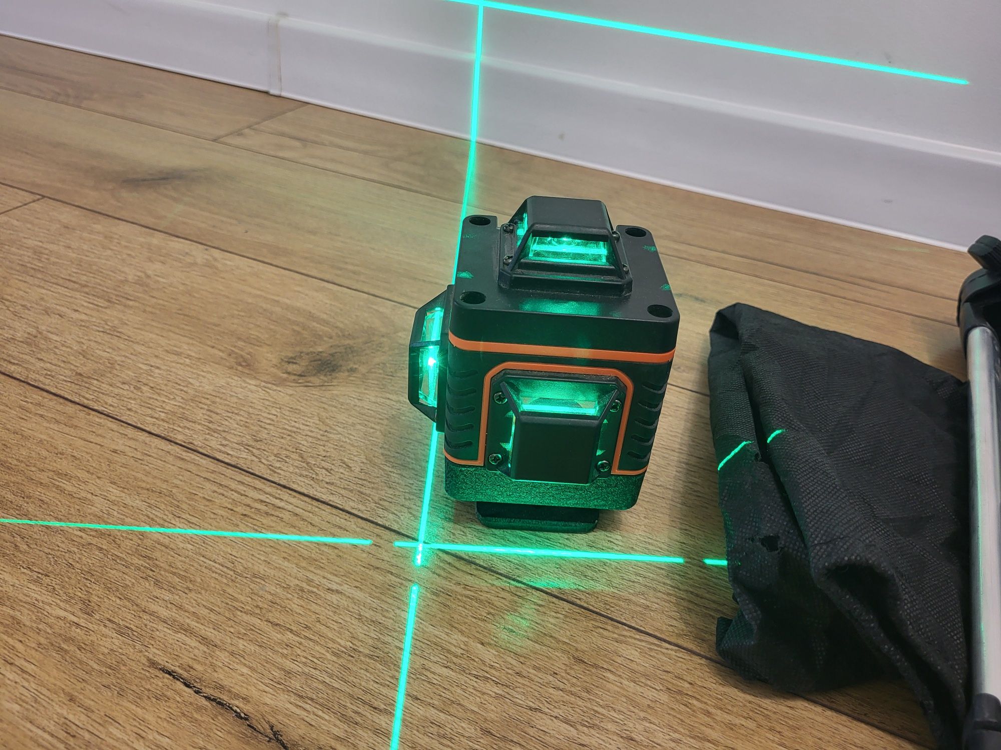 Poziomnica laserowa 360° 4D Laser Level