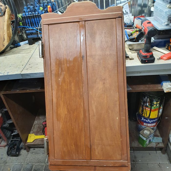 Drzwi sprężynowe kowbojskie.