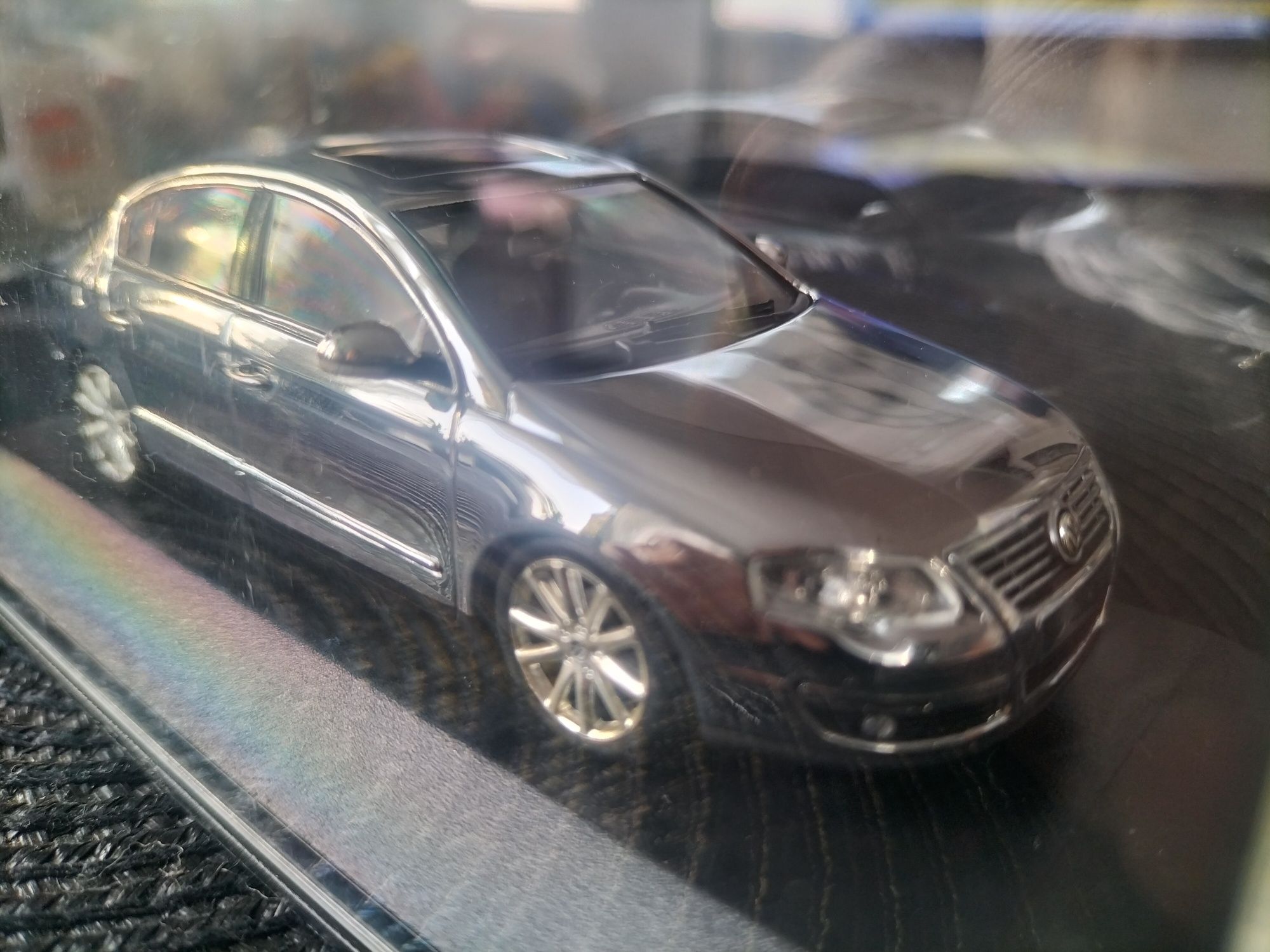 Minichamps volkswagen passat 1:43 chrom.