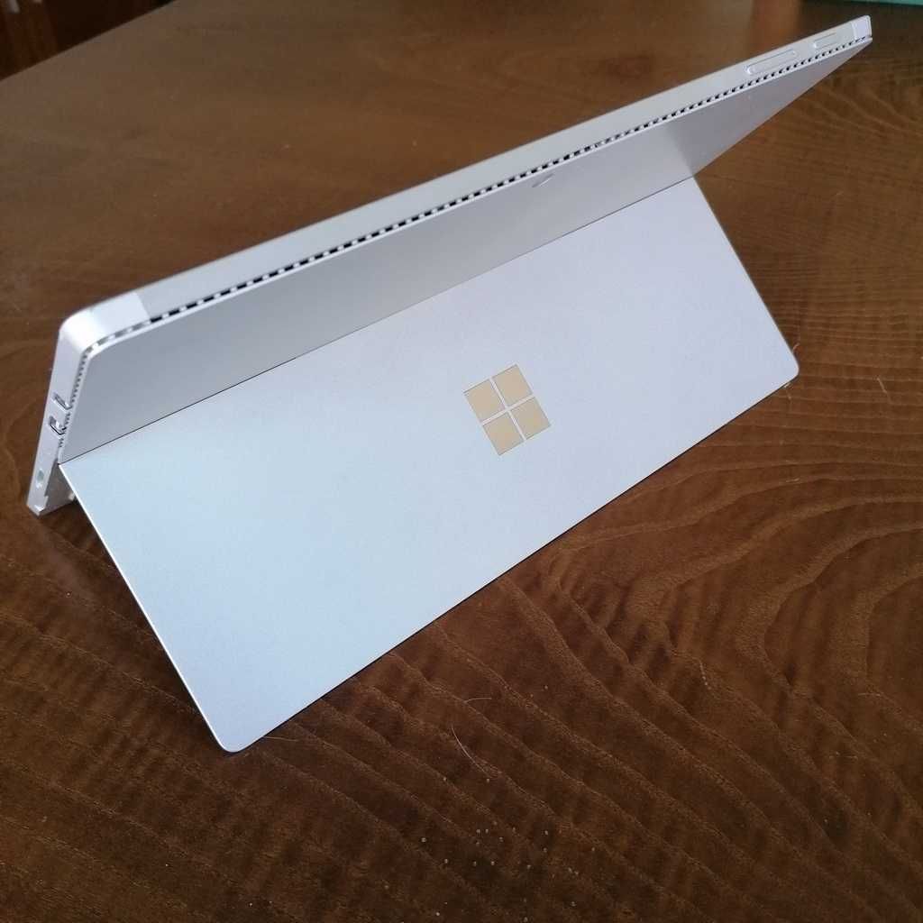 Microsoft Surface Pro 4 (modelo 1724)