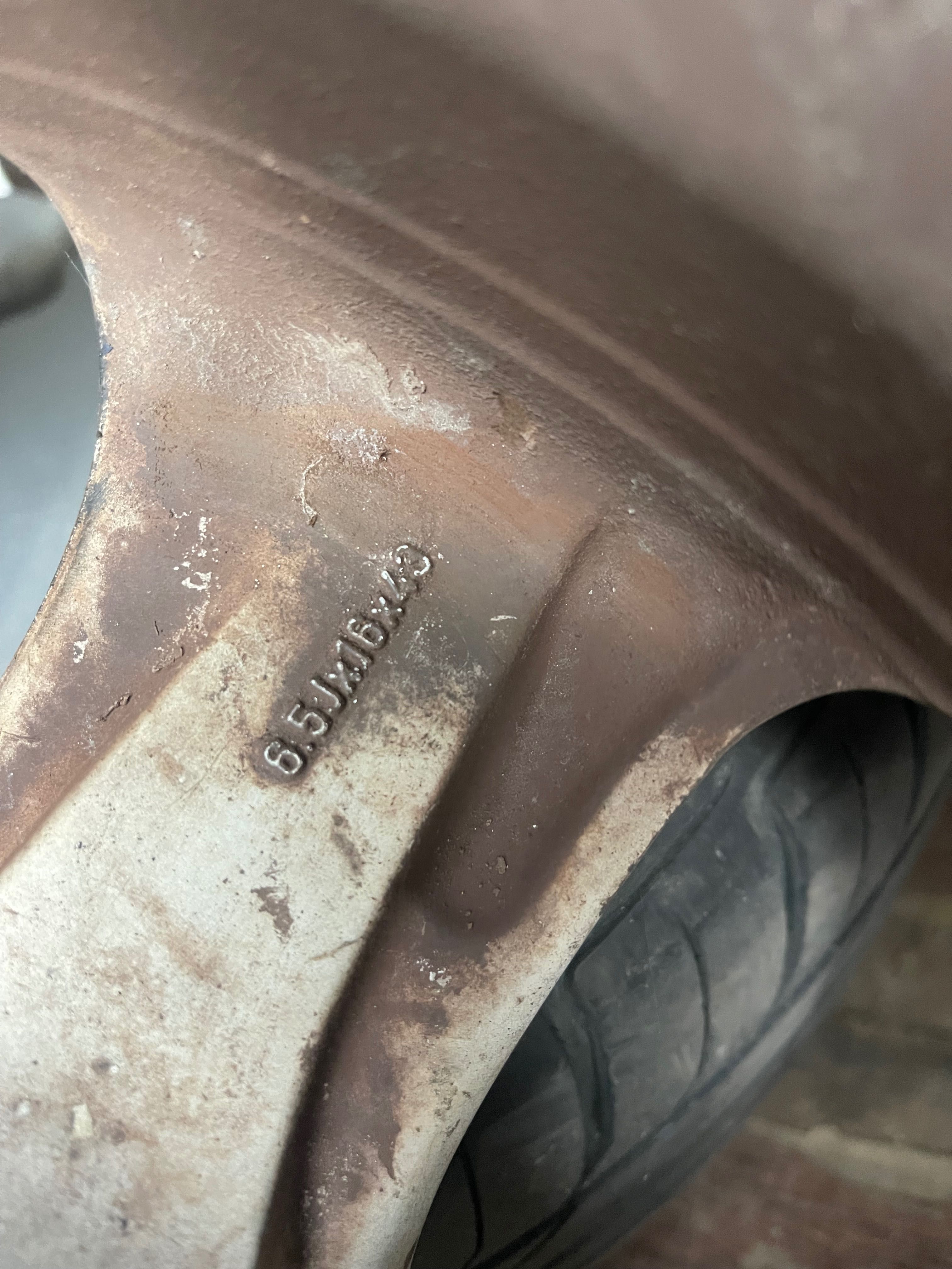 4 jantes 16 da VOLVO com 4 pneus em óptimo estado