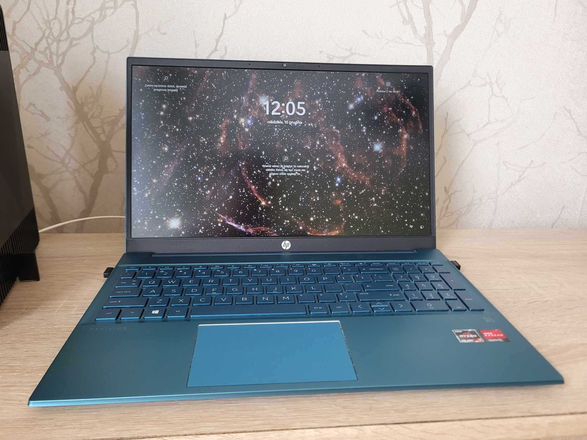 Sprzedam lub zamienię za telefon Laptop HP STAN IDEALNY15,6"