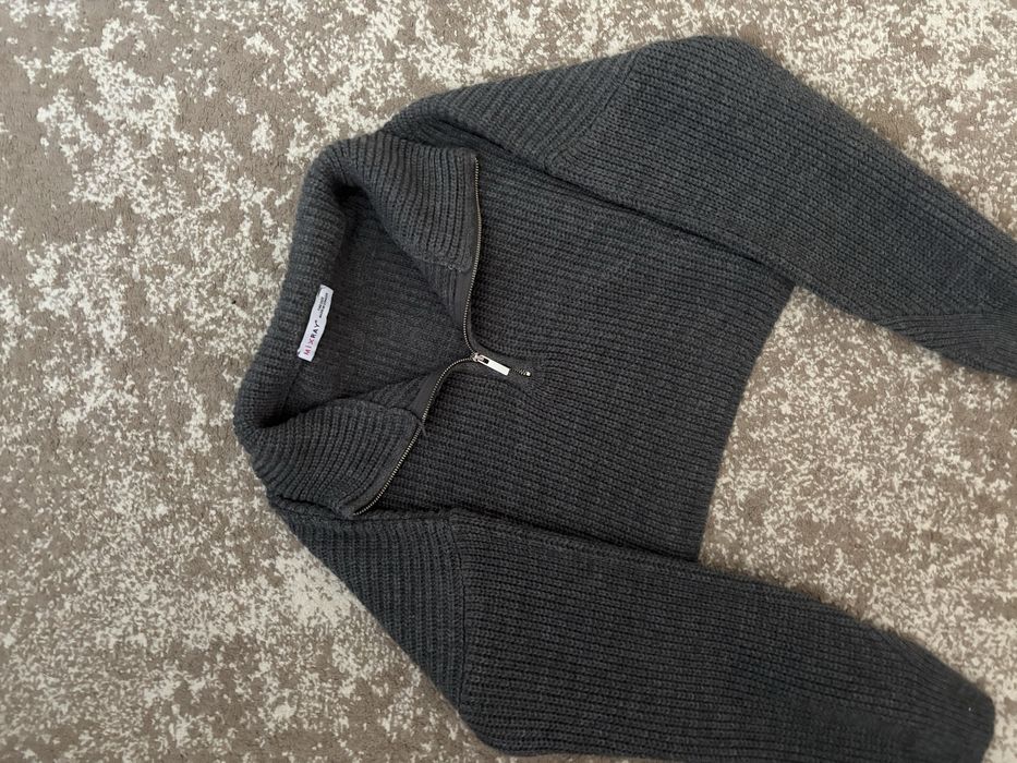 Вкорочений сірий графітовий светр