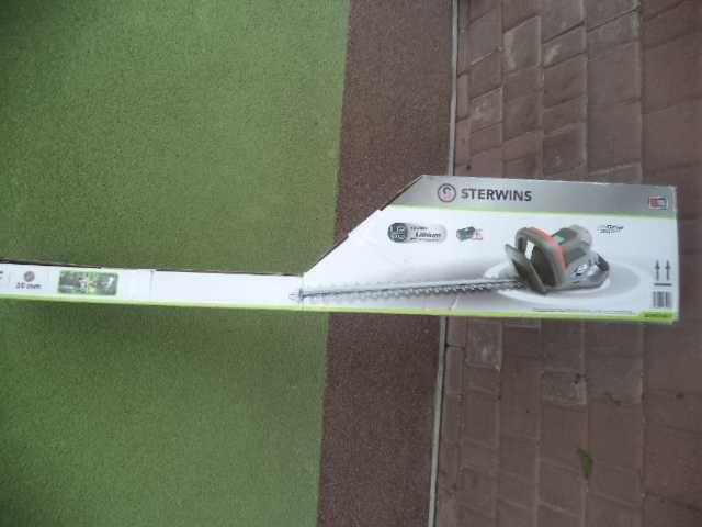 Kosiarka aku . 40VLM2-42P.1 +Nożyce do żywopłotu + Piła STERWINS