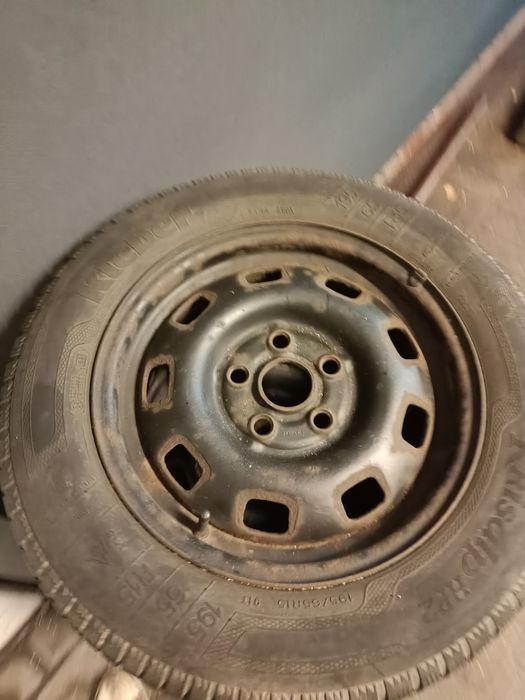 Koła VW 5x112 et44 Opony zimowe 195/65  R15 bieżnik ok 6mm