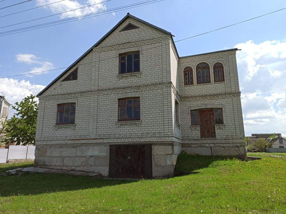 Продаю будинок (без внутрішніх робіт )