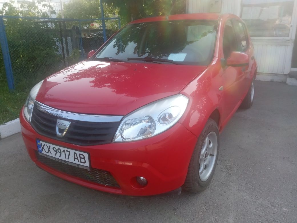 DACIA sandero 2008г
