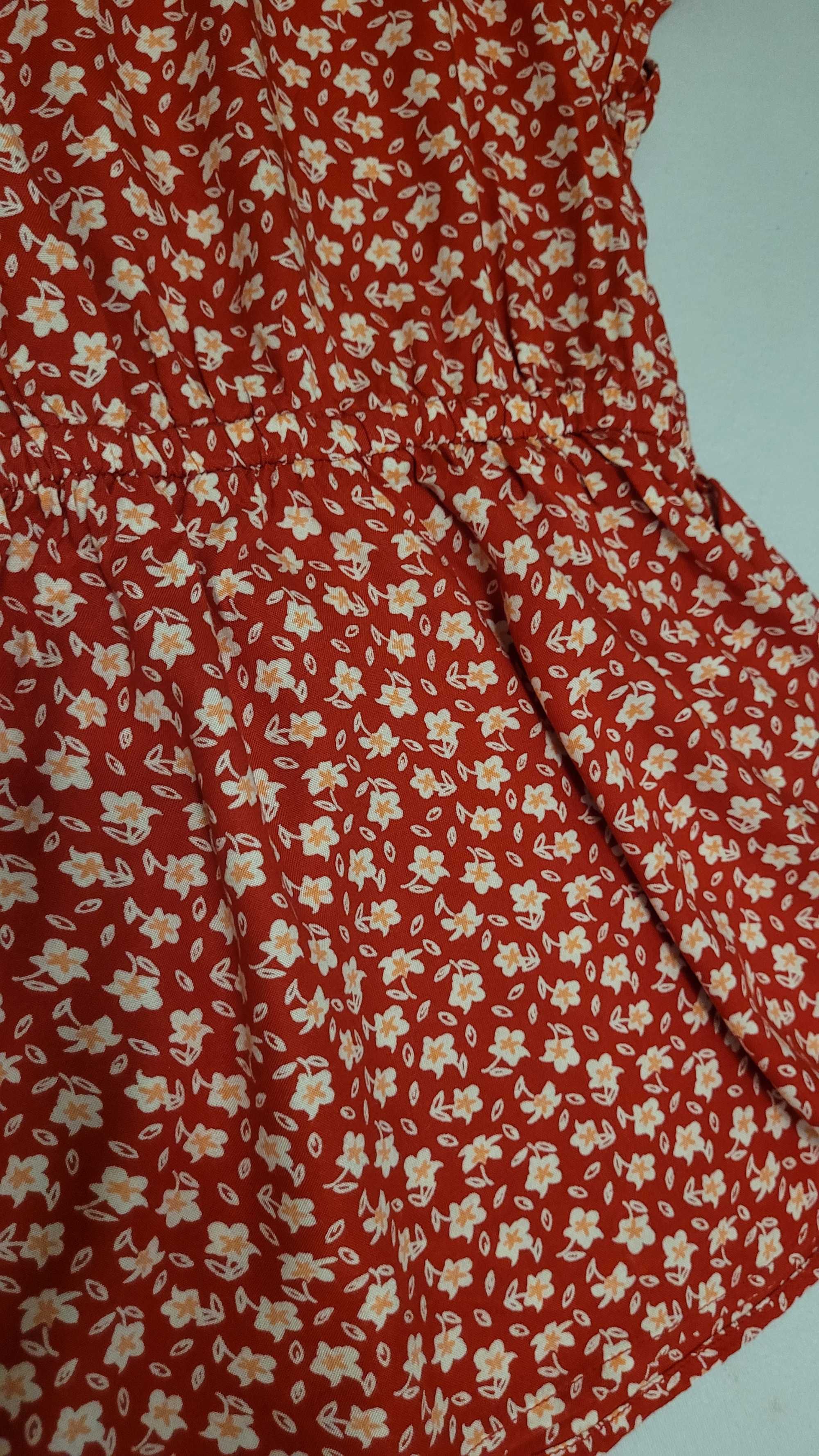 Sukienka 110 cm czerwona w kwiaty
