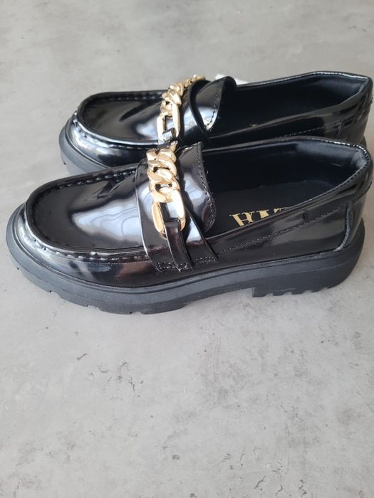 Лофери туфлі чорні лаковані zara 31 лофферы туфли чорные зара