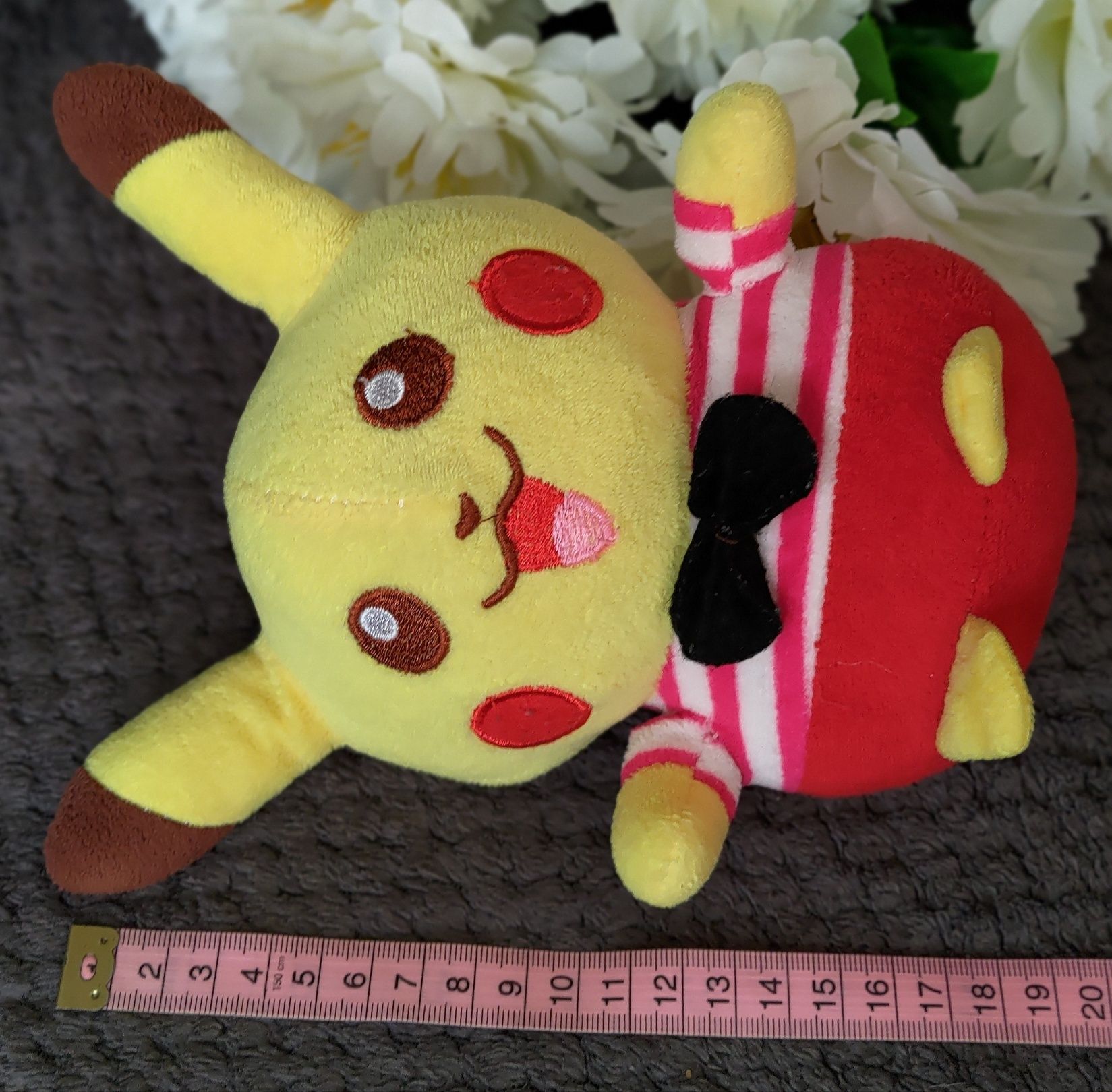 Pokemon Pikachu pluszowa zabawka.