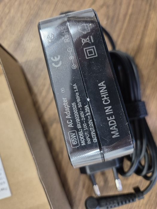 Adaptador AC (carregador/fonte de alimentação)