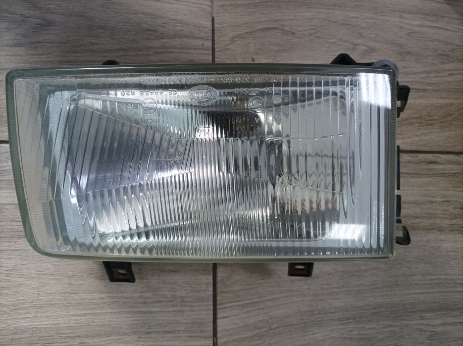 Фара права та ліваVolkswagen Transporter T4