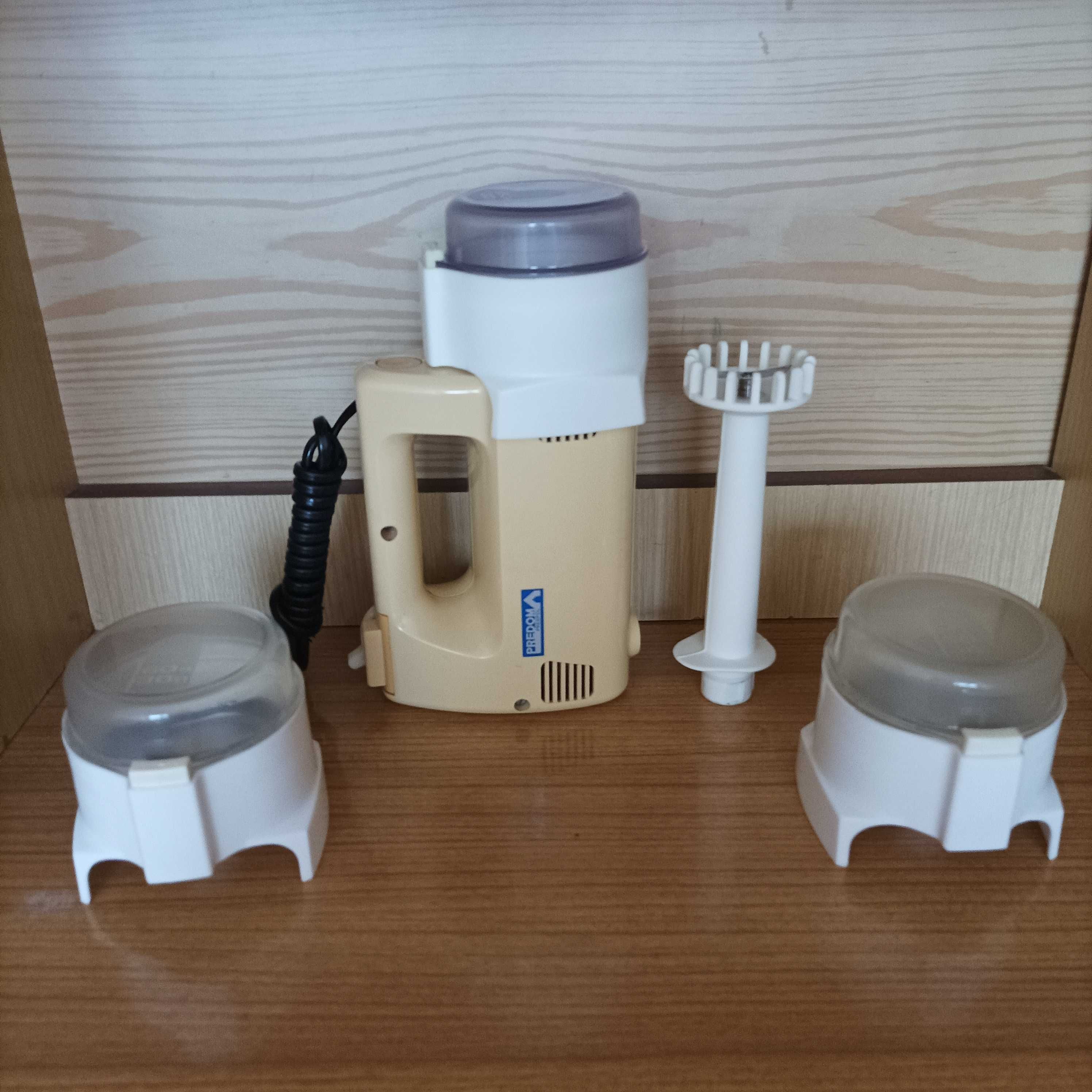 Młynek robota kuchennego Predom typ 720 z PRL-u