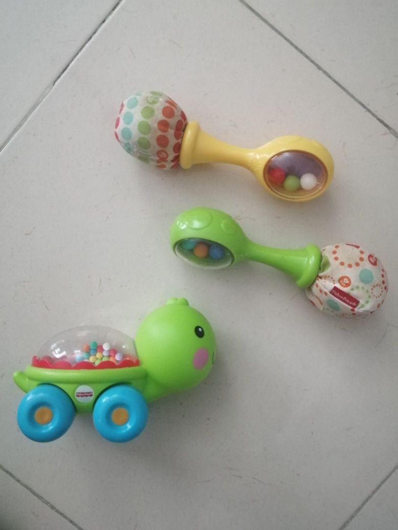 Fisher price, carro e chocalho