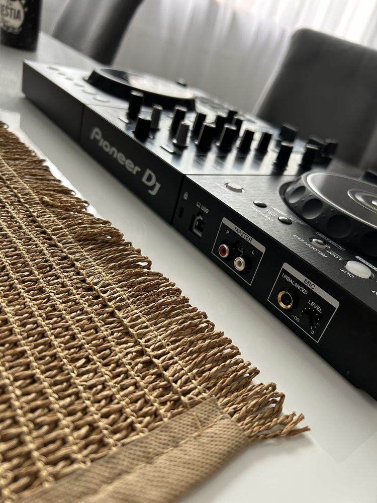 Pioneeer DDJ 400 Kontroler