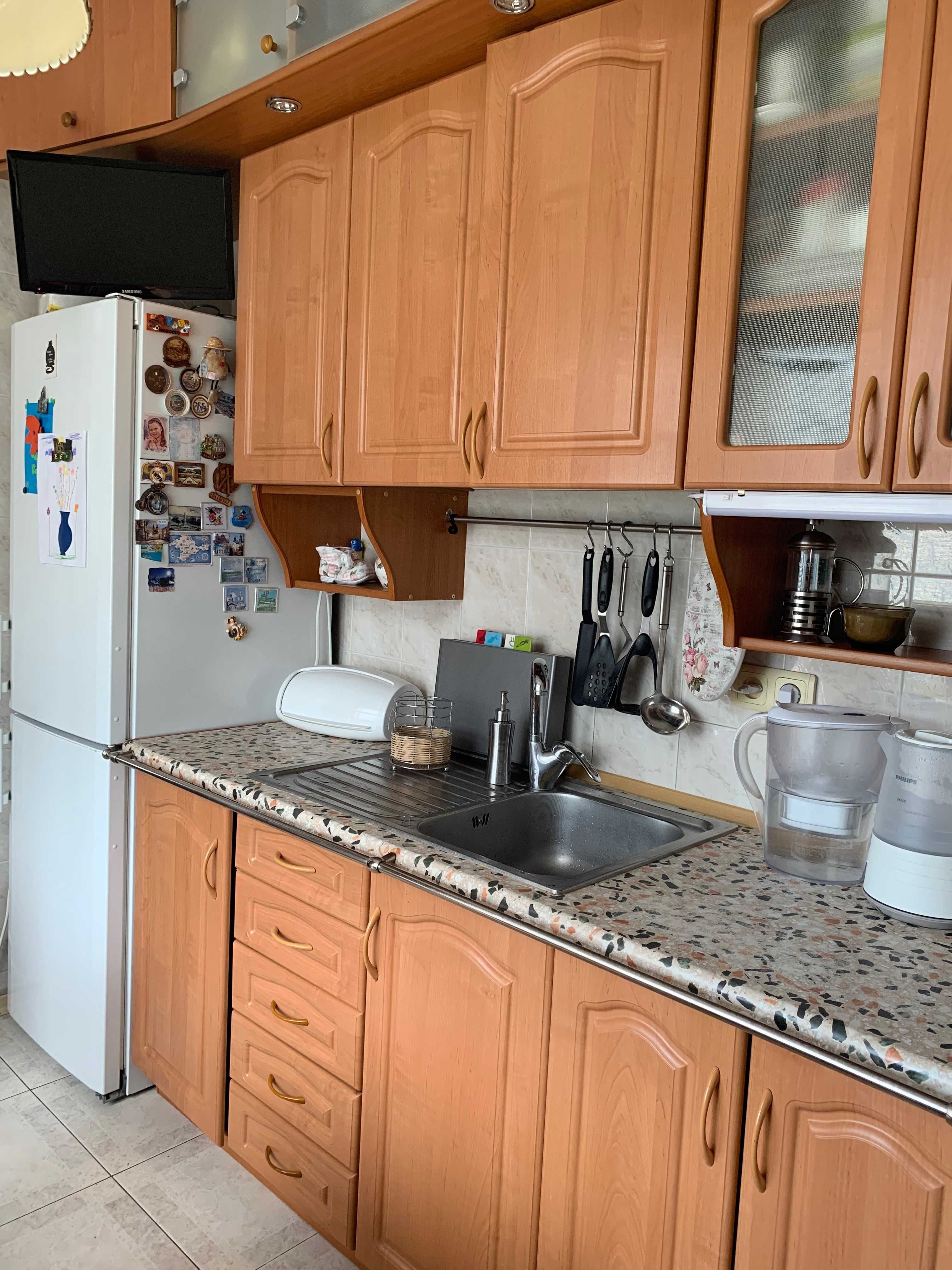 Продам 3 комнатную квартиру метро Героев Труда