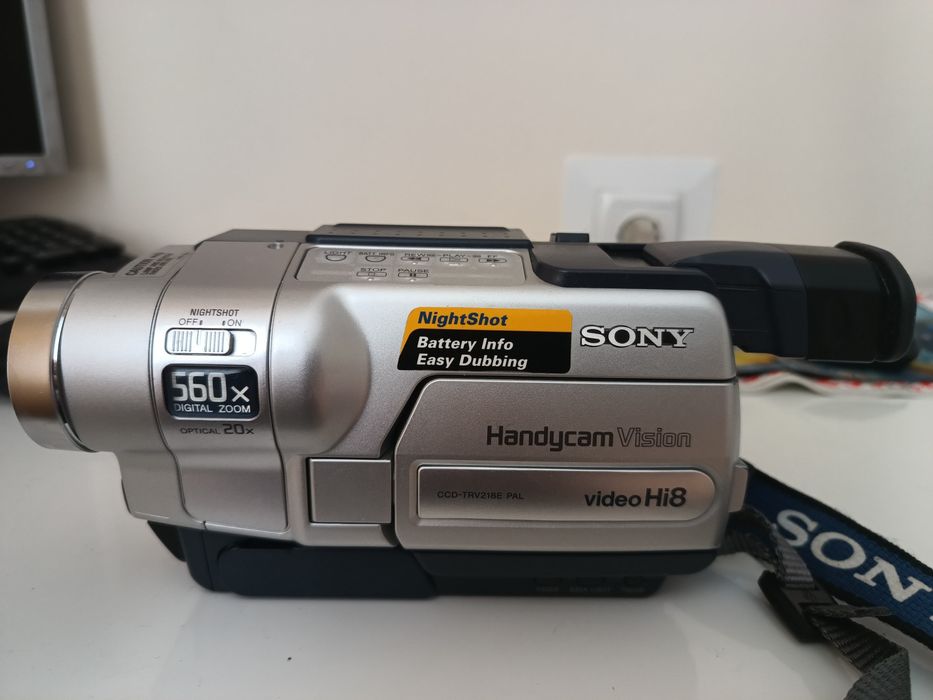 Продам відеокамеру SONY