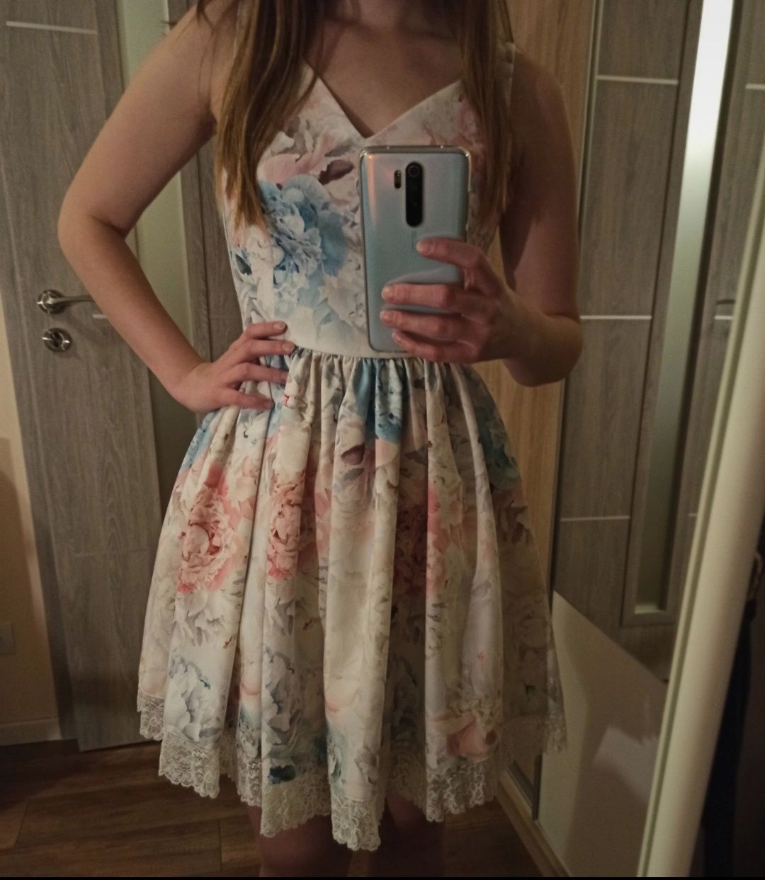 Sukienka w kwiaty, rozmiar 34