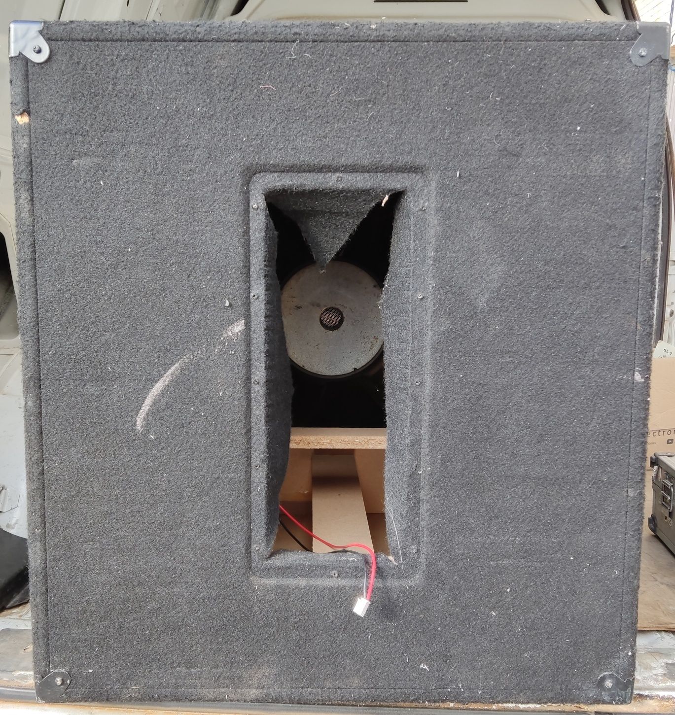 Vendo Subwoofer 18' IBIZA sem amplificador