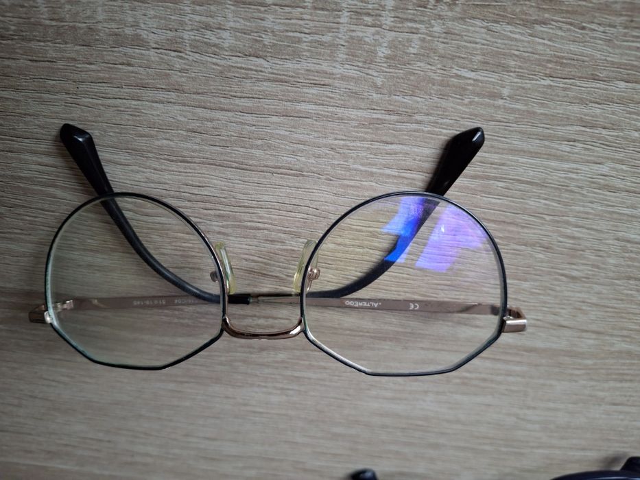 Okulary , oprawki do okularów.  Stan bardzo dobry 3 sztuki.