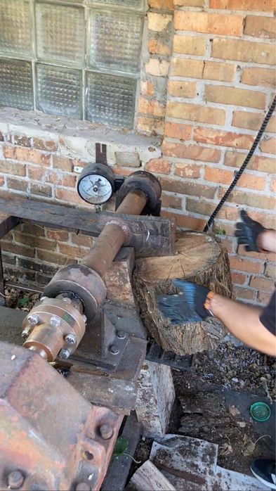 Продаи дровокол у відмінному стані готовий до роботи