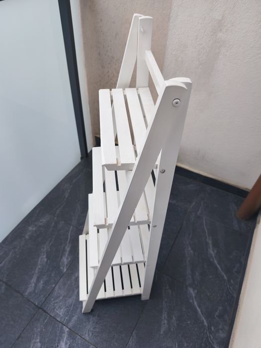 Biała stojąca półka biała