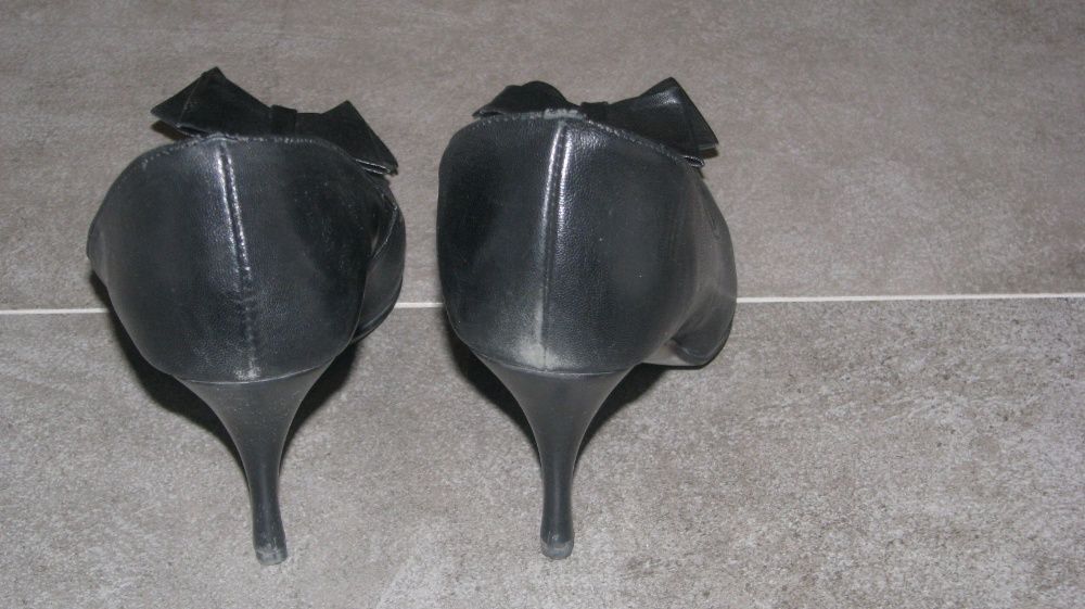 półbuty czółenka skórzane quazi rozm. 39 (wkładka 25,3 cm)