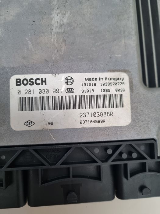 Sterownik silnika Trafic Vivaro 1,6 dci Bosch