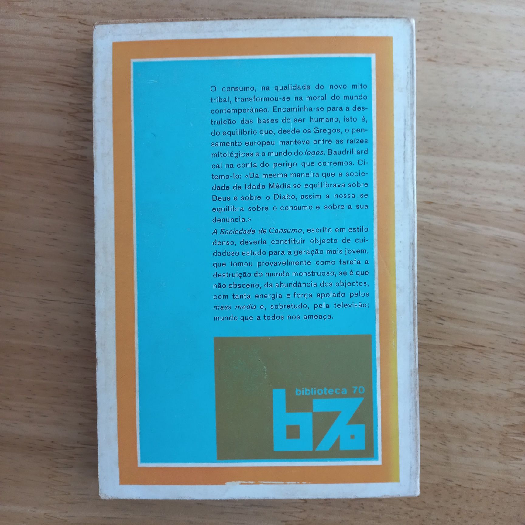 Jean Baudrillard Sociedade de Consumo