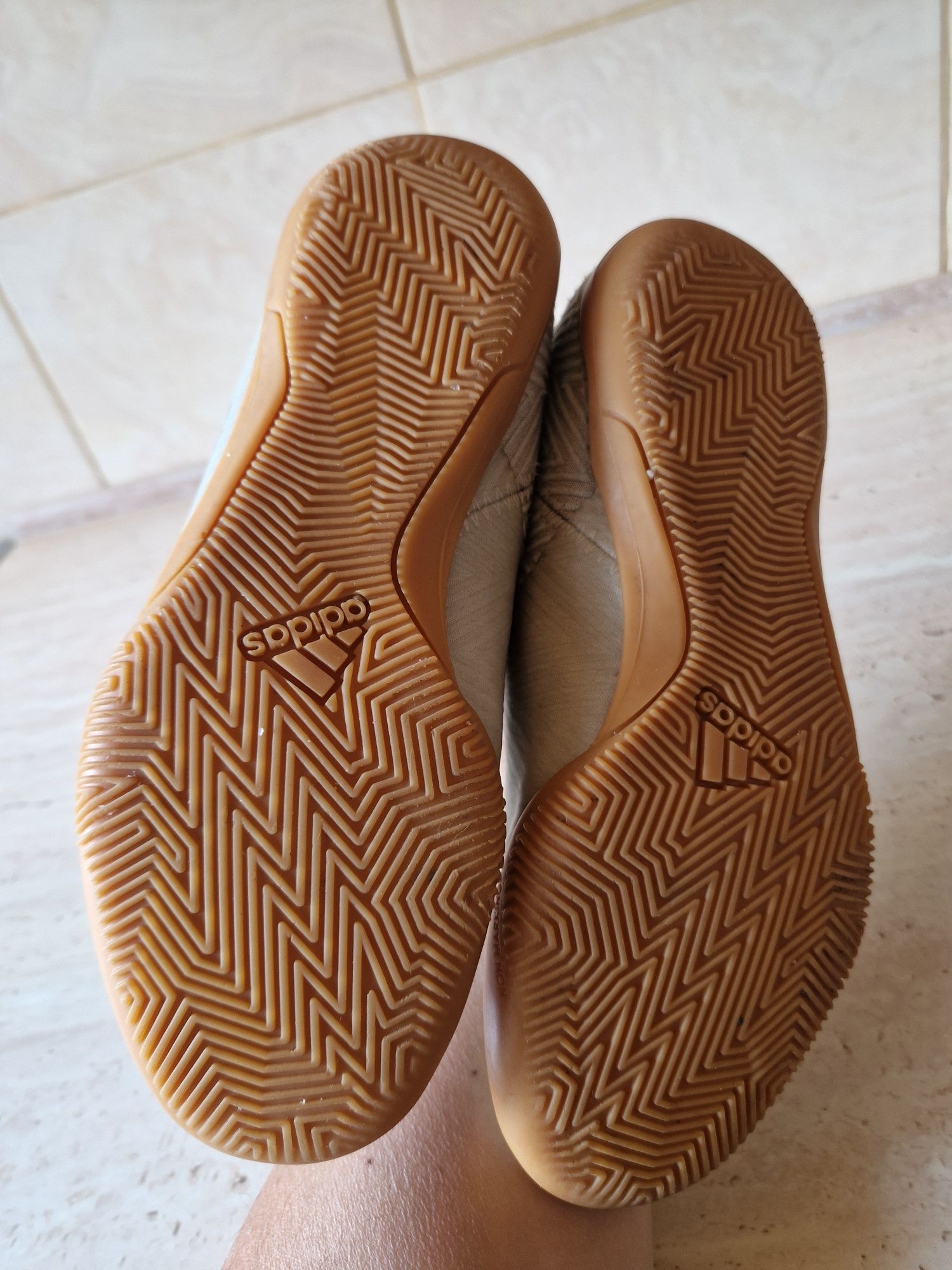 Halówki adidas Nemeziz r 36