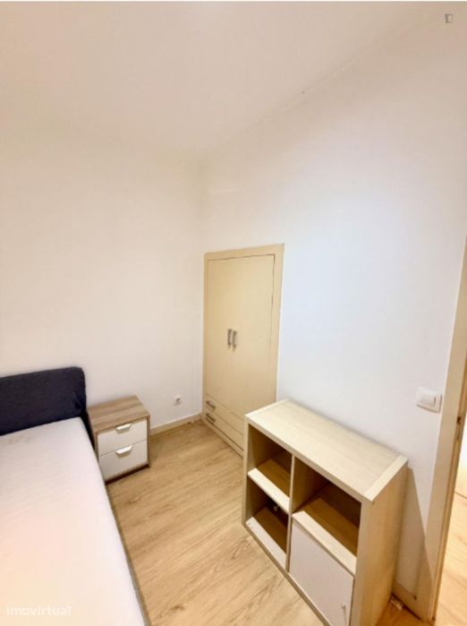 798243 - Quarto com cama de casal em...