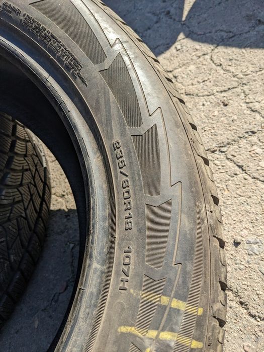 235/60R18 Goodyear UltraGrip