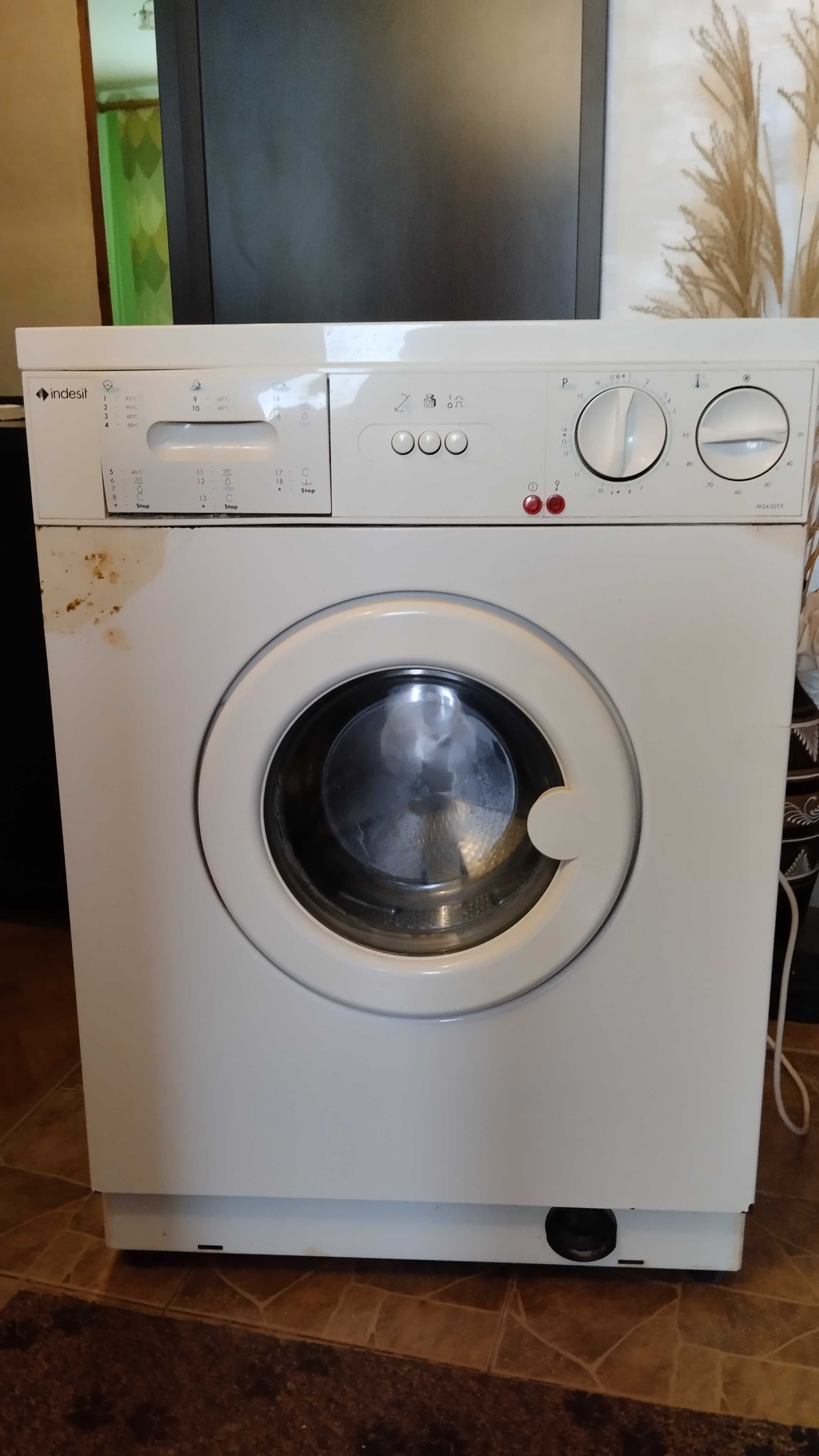 Стиральная машинка " Indesit WS 630 TXR"