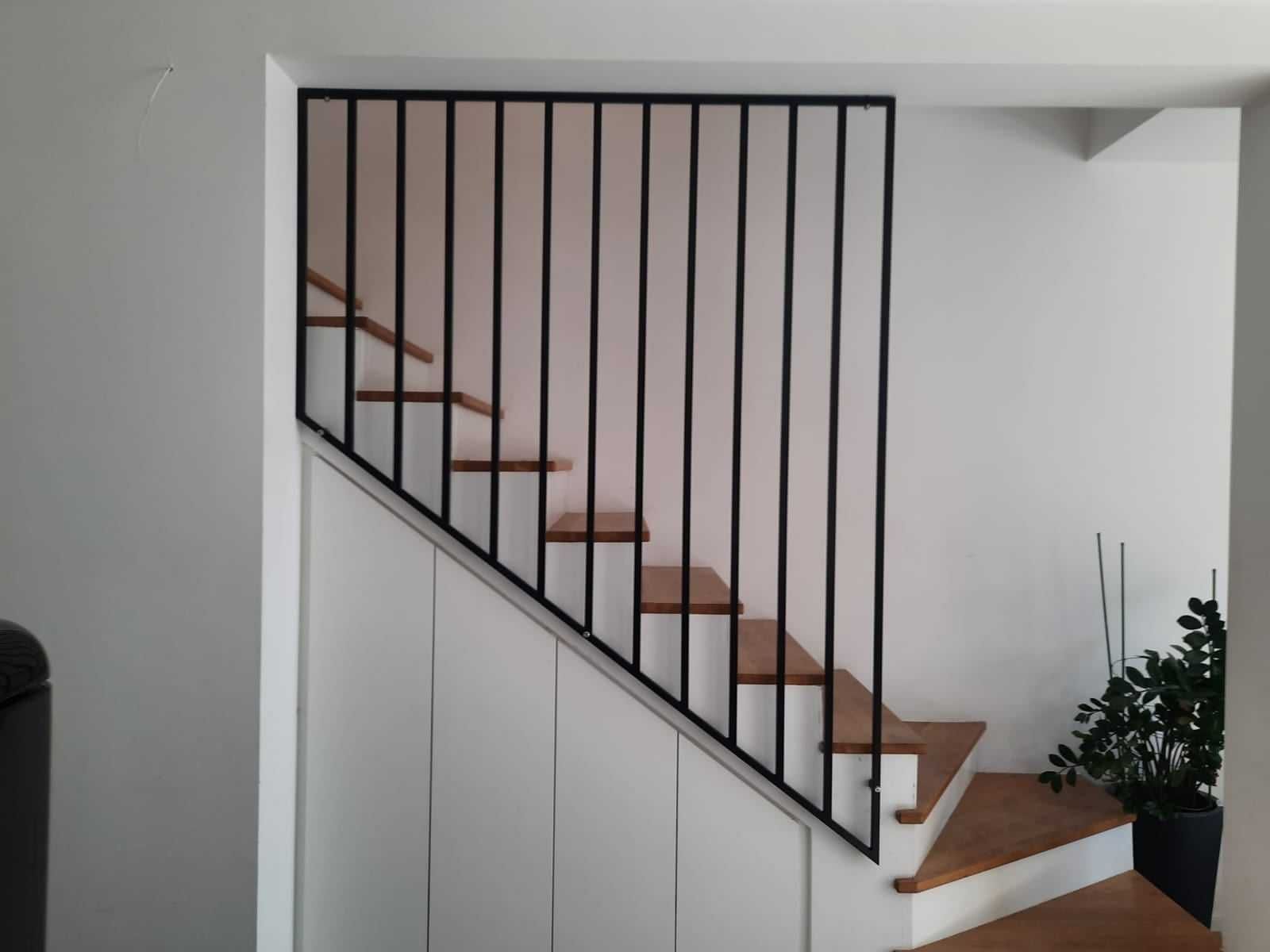 Balustrady wewnętrzne, zewnętrzne, schodki, barierki,  poręcze montaż