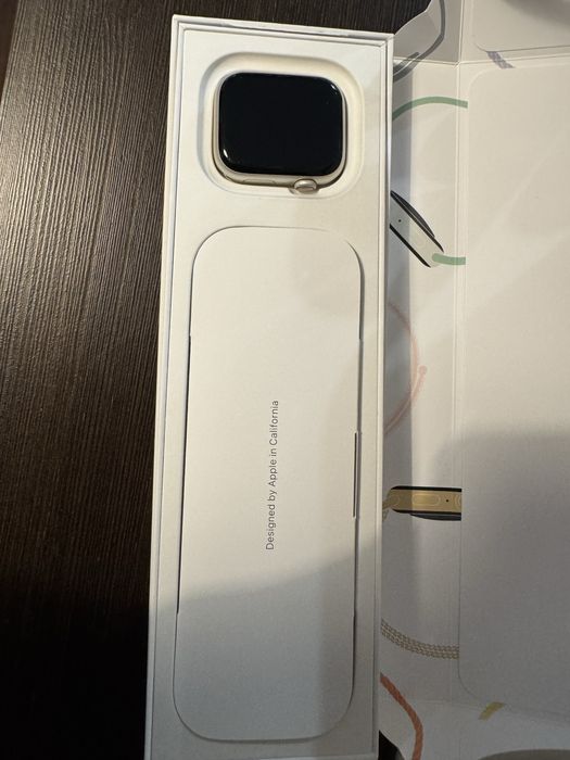 Apple Watch Series 9 • 45 mm • GPS + Cellular • Starlight