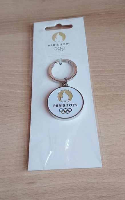 Brelok Paris 2024