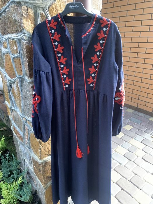 Жіноча вишиванка