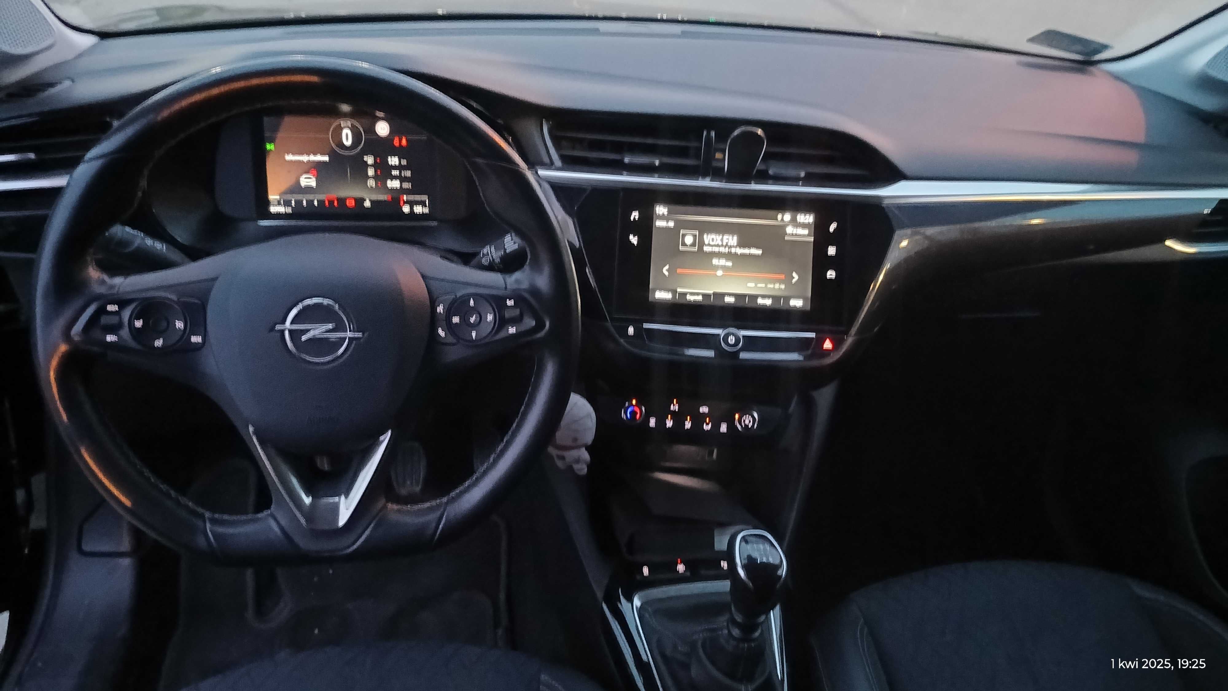 CORSA 1.5 dti BLACK bardzo ładna .