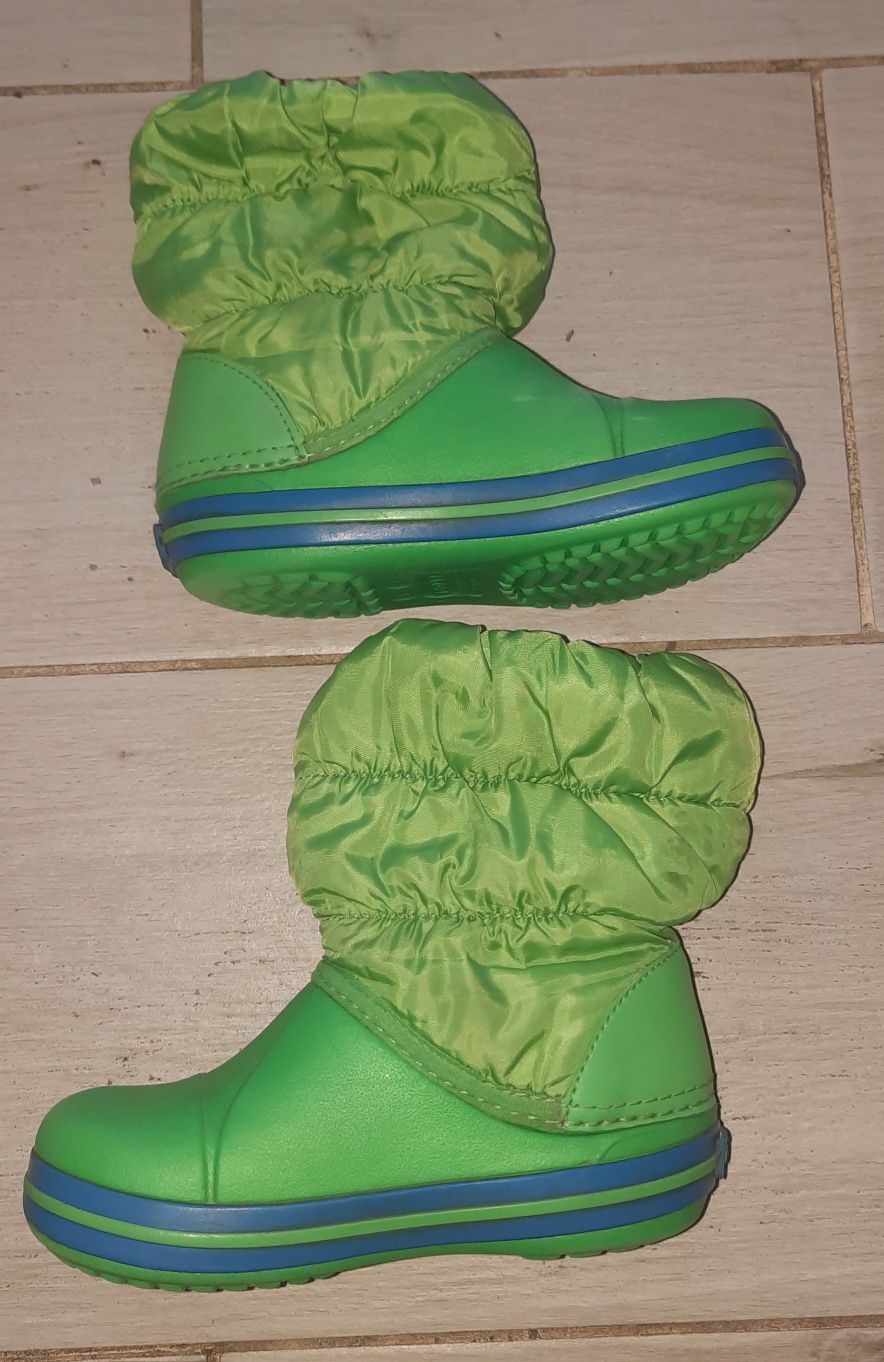 Продам детские сапоги Crocs