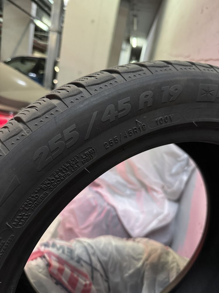 Комплект резини Michelin 255 45 R19