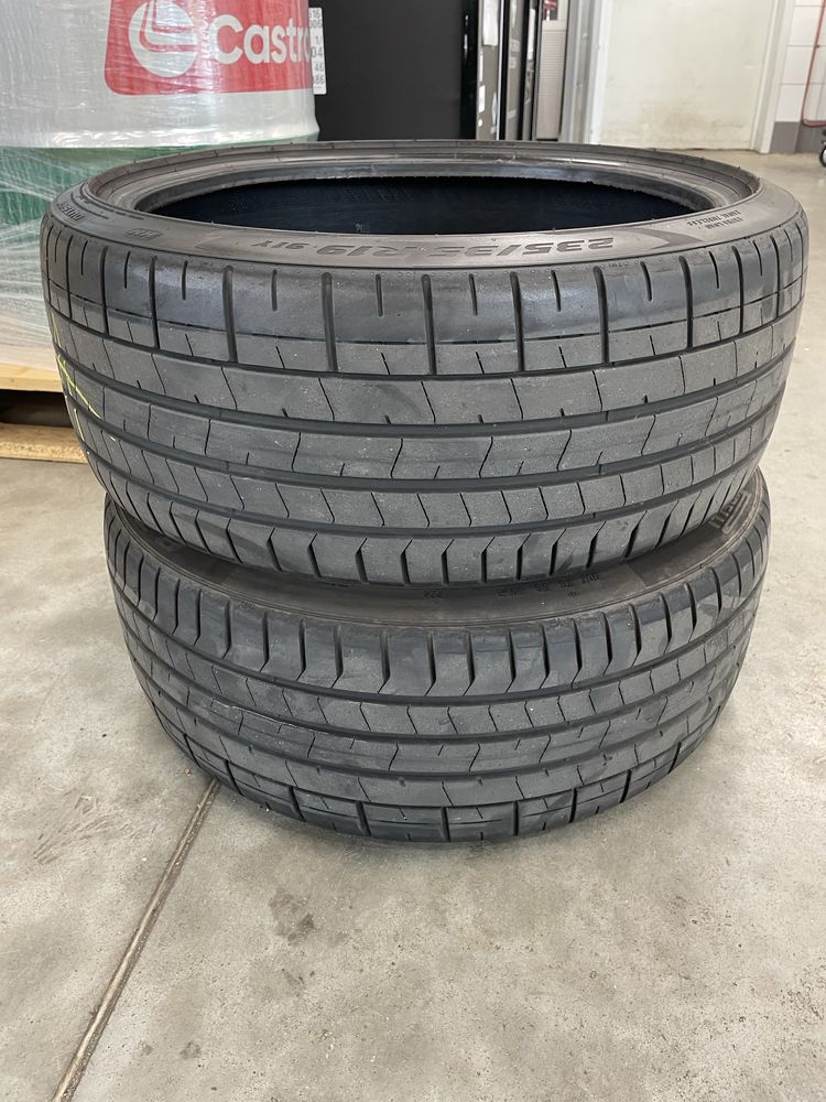 Pirelli P Zero PZ4 235/35 R19 2szt używane