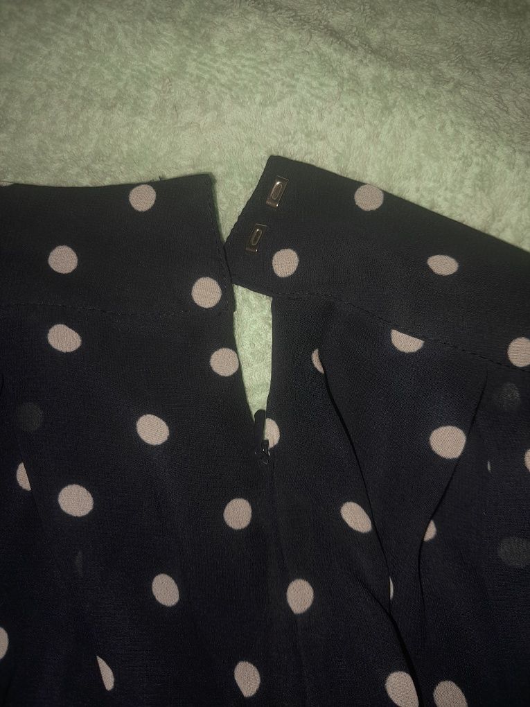 Szyfonowa spódnica H&M w groszki r.L-XL.