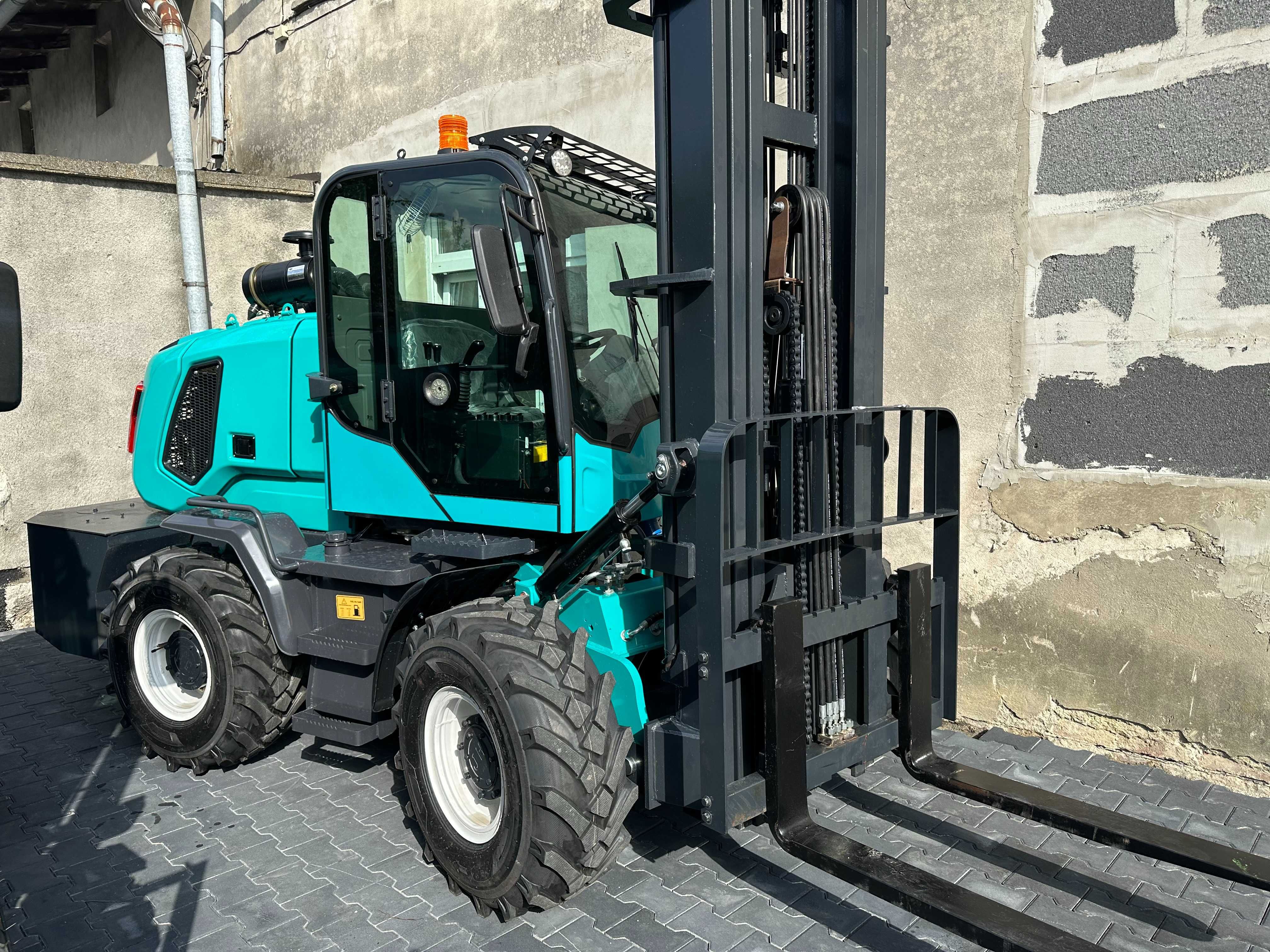 Wózek widłowy przegubowy terenowy 3,5t widlak 4x4