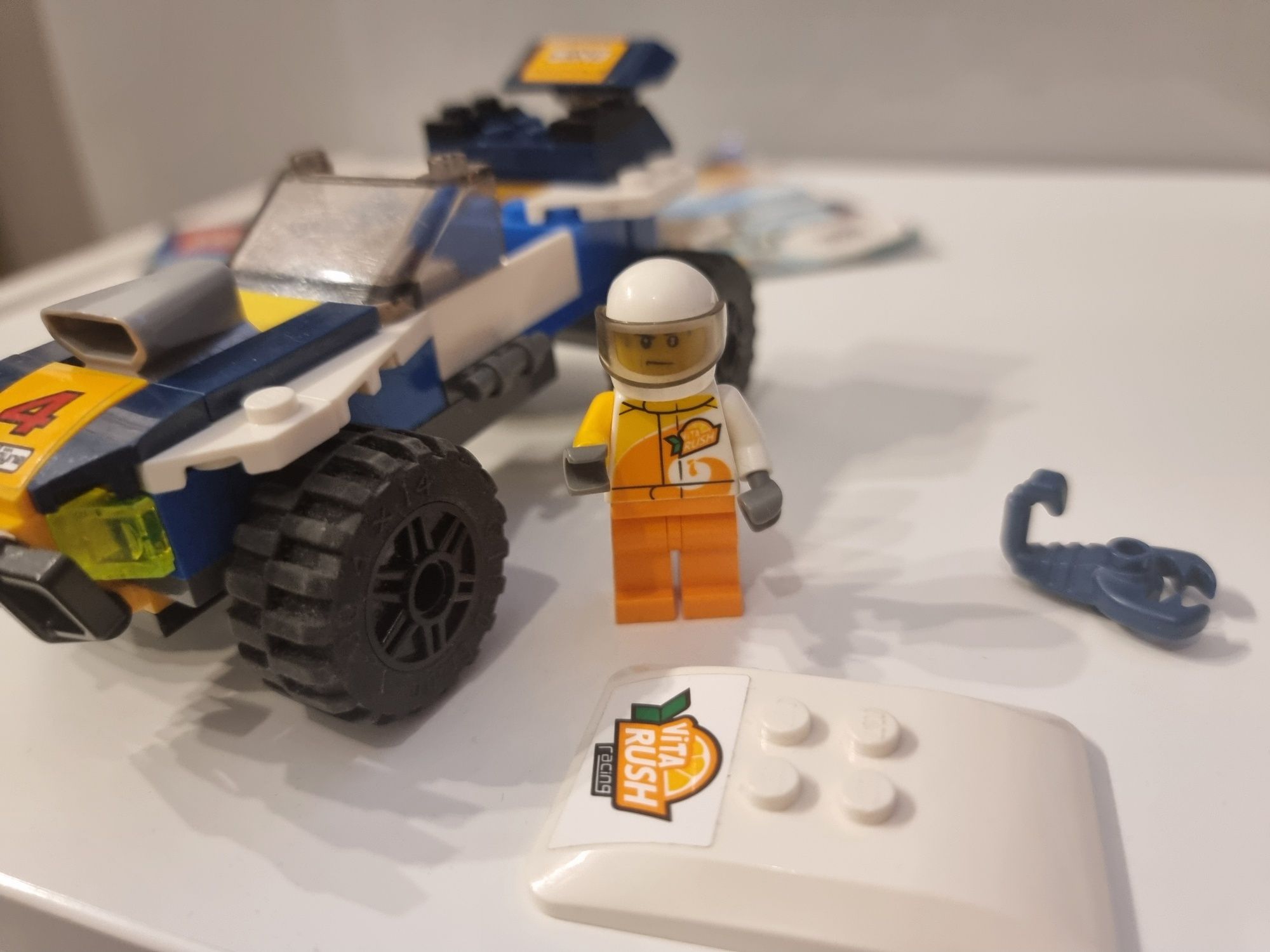 LEGO City 60218 Pustynna wyścigówka