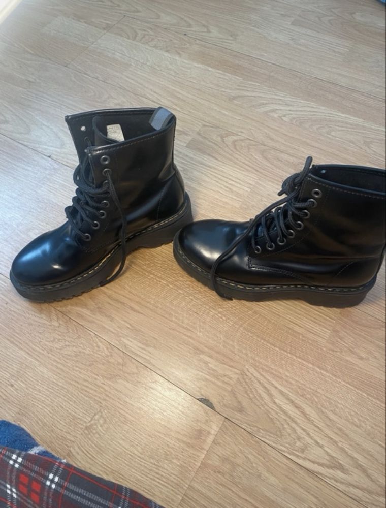 Botas pretas/Black boots 36