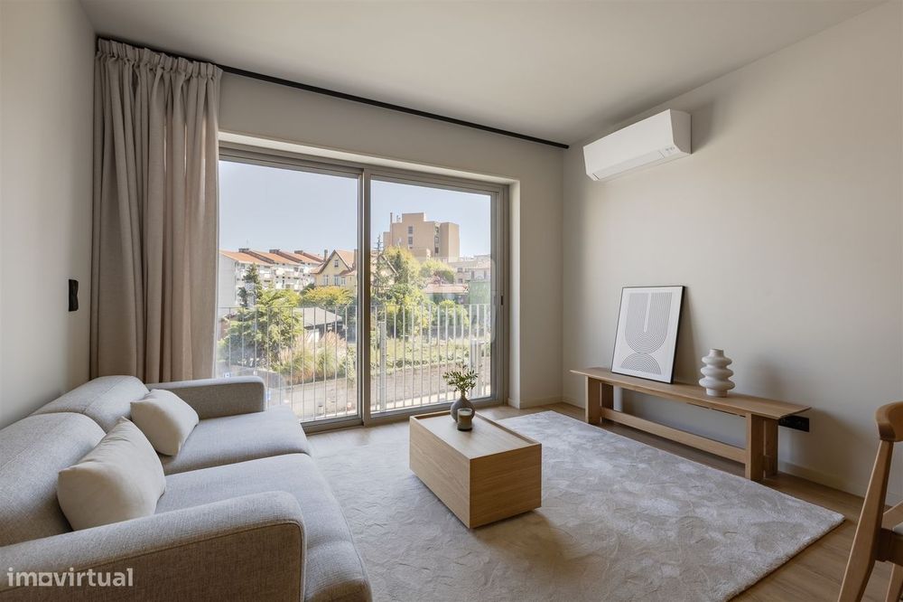 T2 Novo com Varanda e Garagem - Avenida da República, Gaia